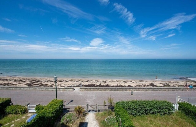 Large family villa directly on DDay beach
