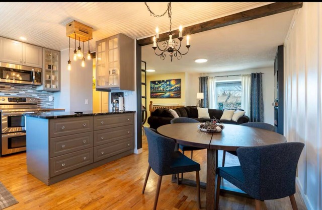 Large Family-Friendly 3BE Home | Easy Access to QE2