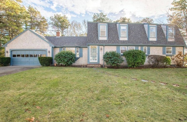 Large Family House Near Red River Beach and Wedding Venues