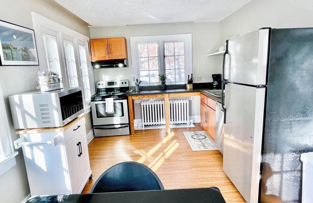 Large Historic Home on Cornell's Campus. 8 bedrooms 2 bath