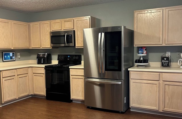 Large home 4bd 2.5 bth for 10 people & 10 min. from Ft. worth stockyards