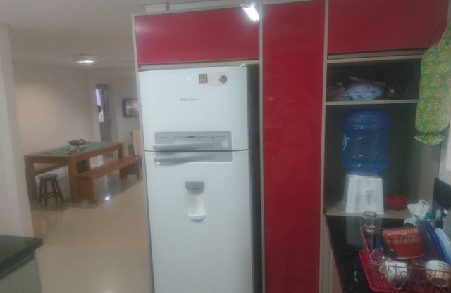 Large house in Perequê almost in Meia Praia