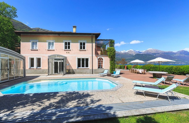 Large lakeside villa with pool and beach access! - Villa Maia