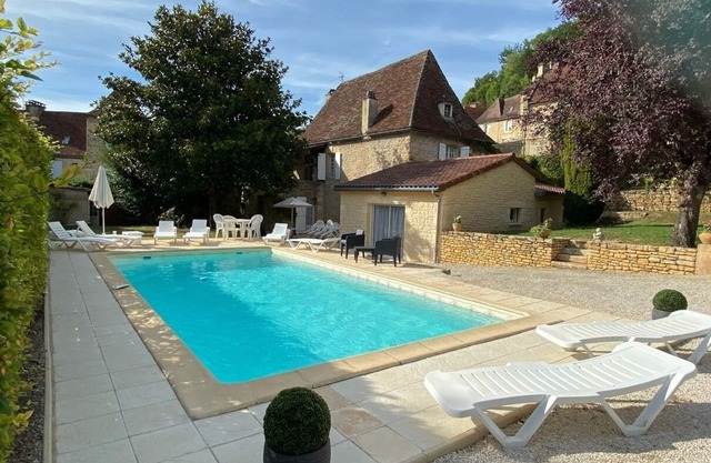 Large Périgourdine 5 CH, Private SWIMMING POOL, Near SARLAT and tourist sites,