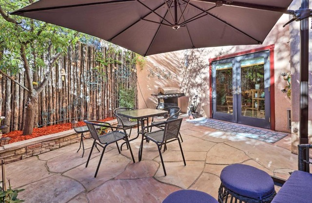 Large Santa Fe Townhouse with Private Patio!