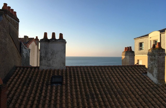 LARGE STUDIO WITH SEA VIEW AND PARKING