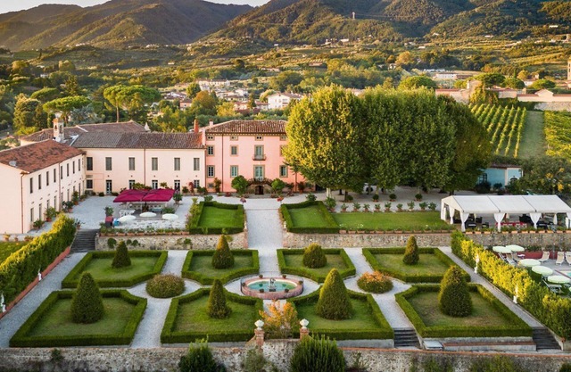 Large Villa rental. ideal for weddings and special events