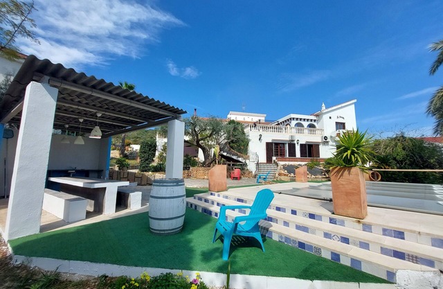 LARGE VILLA WITH SEA VIEW