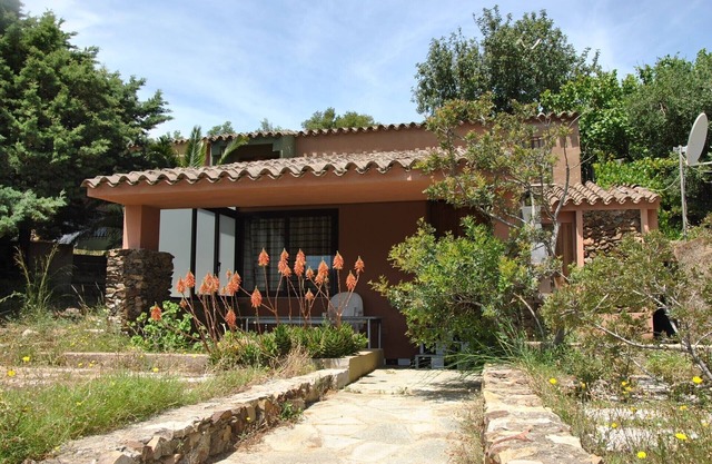 Last-Minute Offer Villa near the sea Porto sa Ruxi in Residence with swimming pool