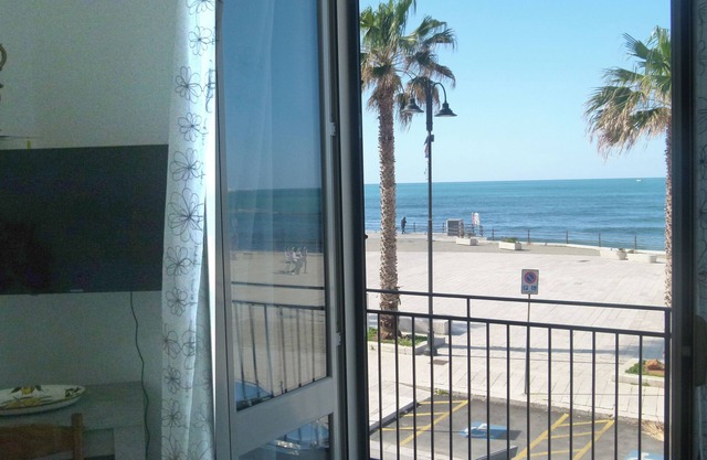 Laura's House - Aspra Sea View