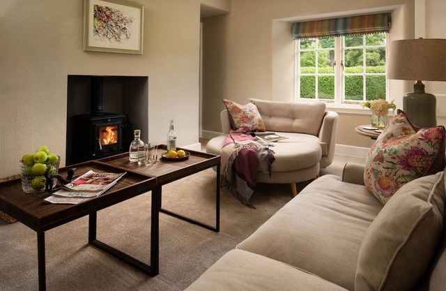 Laurel Cottage - sleeping 6 guests in 3 bedrooms