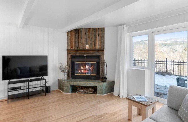 Laurentian Retreat with Views of Mont-Tremblant
