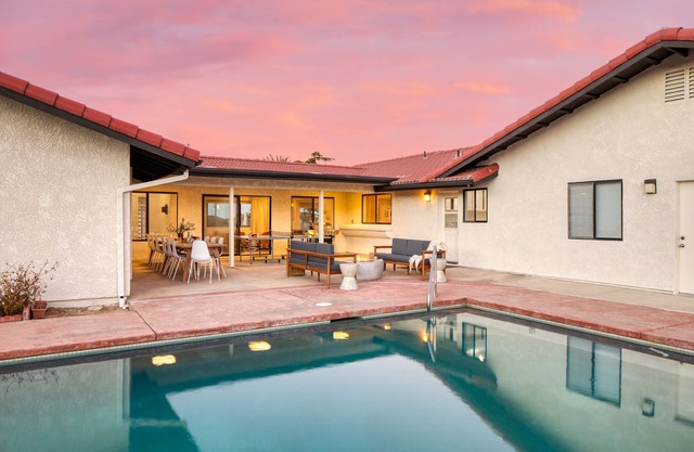 Lava Rocks by AvantStay | Gorgeous Desert Haven w/Pool, Fire Pit & Ping Pong!