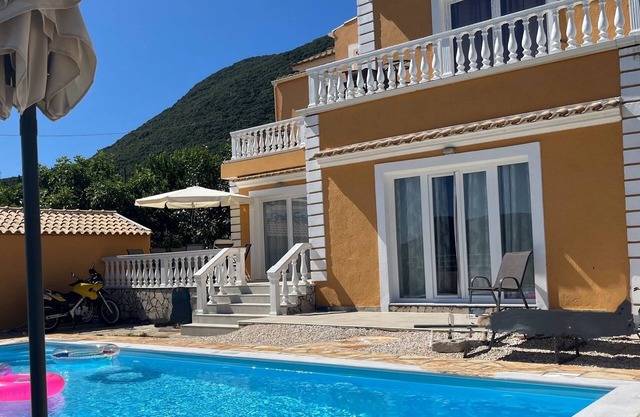 LAZAROS villa in Agios Matheos Corfu
