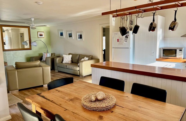 Lazy Sails Starboard - Pets welcome outside, WiFi