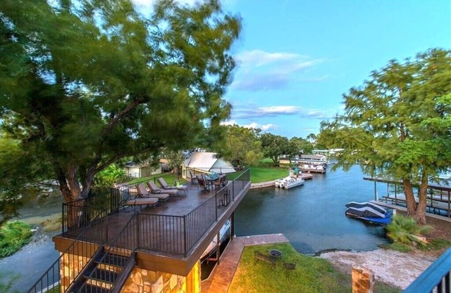 LBJ Lake Home - Private Cove - Lake Toys - Boat Slip