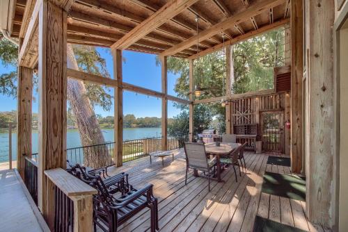 LD 247 Waters Edge at Lake Dunlap
