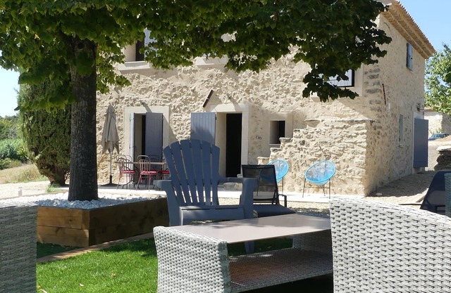 Le Cabanon, in the cherry trees
