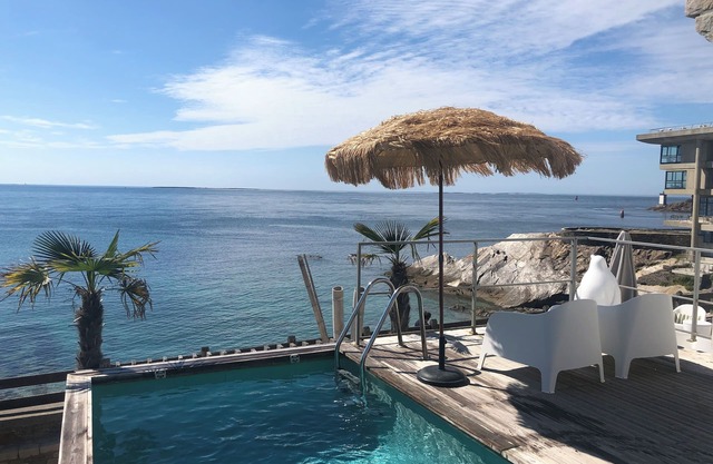 LE CONQUET - Villa with stunning sea view, swimming pool overlooking the ocean