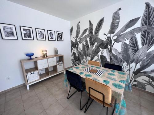 Le Cosy Rionde : Apt 6 Prs, 2 ch, parking, clim