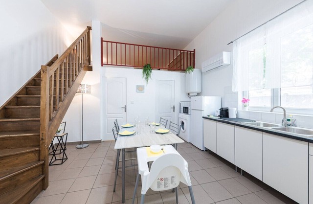 Le Duplex de la Gare sleeps 2