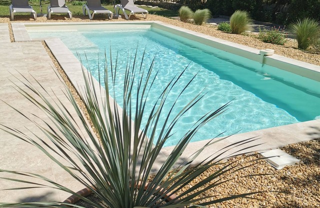 Le Fiacre, house, private heated pool, air-conditioned living room Luberon, Provence.