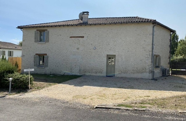 Le Genet - Ancienne grange avec piscine privé
