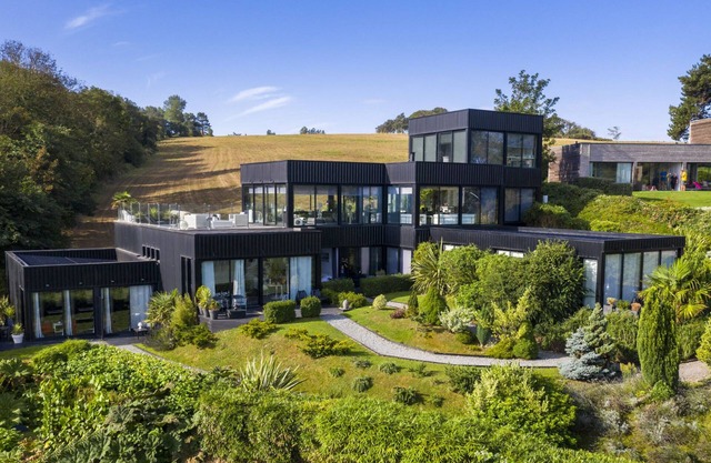 Le Lodge Blanc with sea view