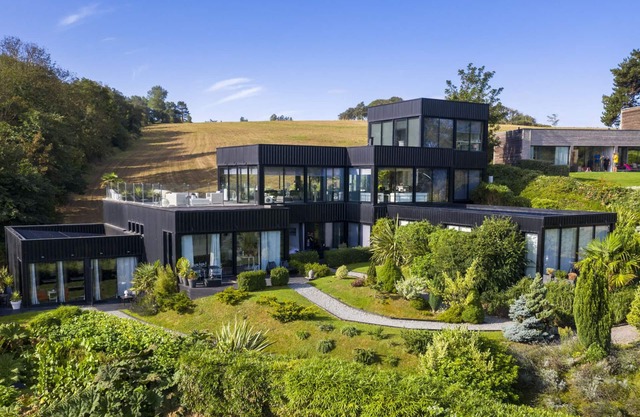 Le Lodge Bleu with sea view