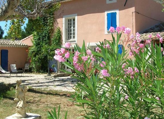 Le Mas De La Cigale Bleue, Caumont Sur Durance