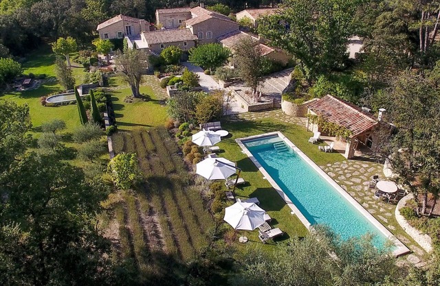 Le Mas des Lunes - Seven-Bedroom Luxury Estate with Pool