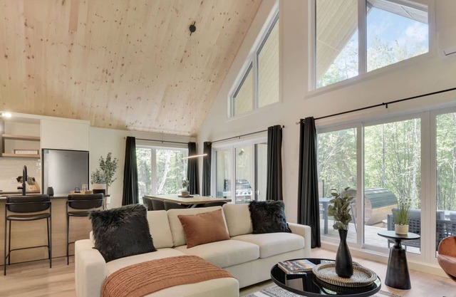 Le Scandinave – Nordic Retreat – Private Sauna, Spa & Cold Plunge