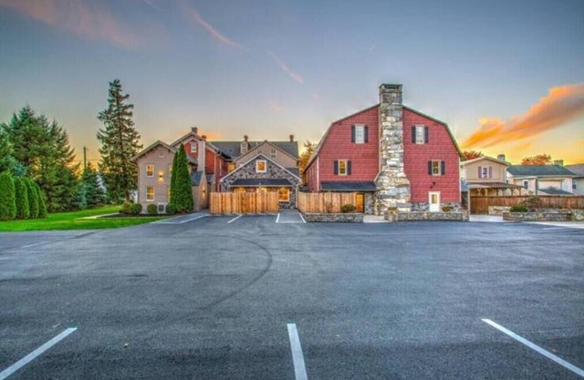 Legacy Manor-Sleeps 26-9 minutes to Sight&Sound,16 Minutes to Downtown Lancaster