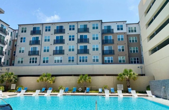 LegacyWest|Corporate|2Bed|Courtyard View