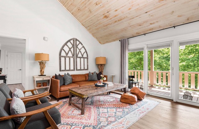 Leiper's Fork Home on 12 Acres | 4 King Beds | Family & Dog Friendly