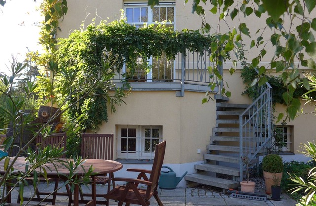 Leipzig:beautiful historic villa and garden, 2-10 persons family friendly