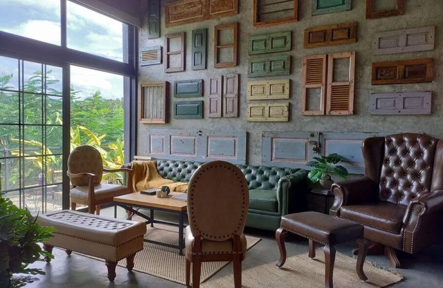 Leisurely Béton Brut, Karjat