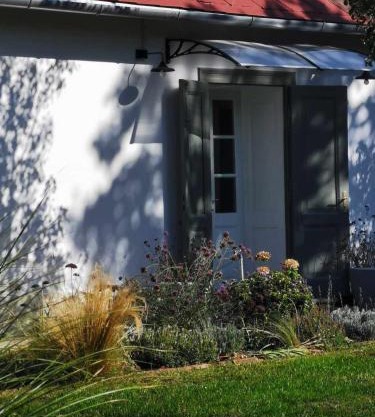 Lelle Cottage