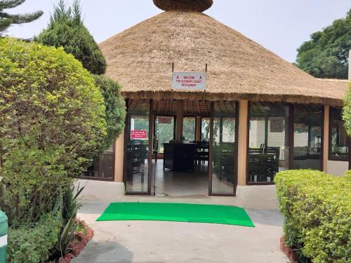Lemonwood Riverside Premium Resort