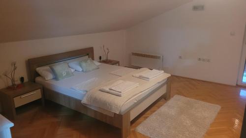Lena apartment