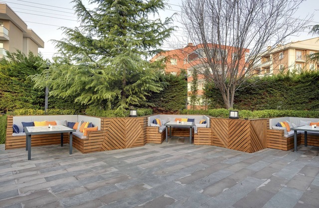 Leo suites Hotel