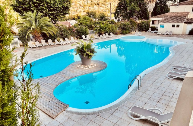 Les Canonniers - Chalet avec Piscine
