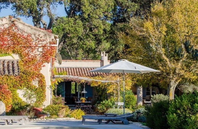 Les Patins – restored Provence farmhouse in the vines