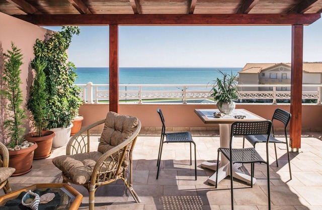 Level 3 Sea View Studio