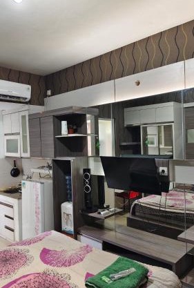 Lidya Room at student castle apartemen