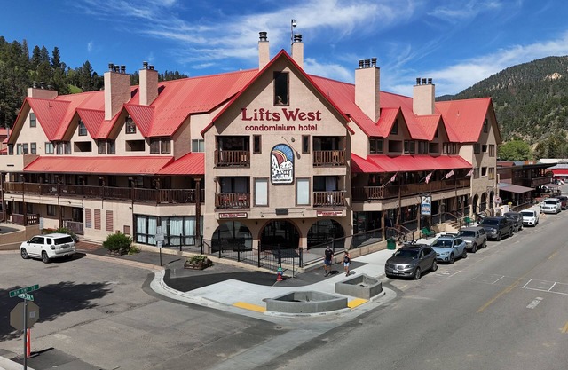 "Lifts West Condo 212" In town-near Platinum chair lift-Wifi-2 level