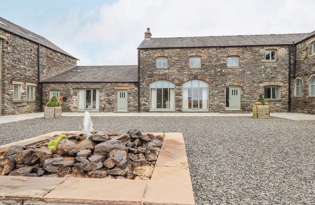 LIME COTTAGE, family friendly, luxury holiday cottage in Backbarrow