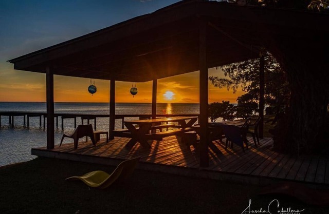 Linareva Moorea Beach Resort