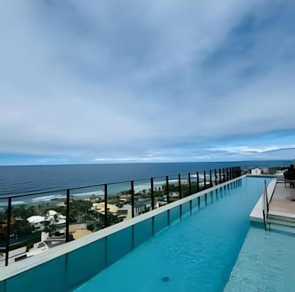 Lindo Prédio na Praia de Pedra do Sal Salvador