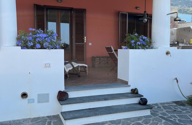 Lipara-Villa by the sea with beautiful terraces and panoramic views, Wi-fi